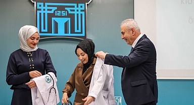 Geleceğin Hekimi Tıp Fakültesi 1. Sınıf Öğrencileri Beyaz Önlüklerini Giydi