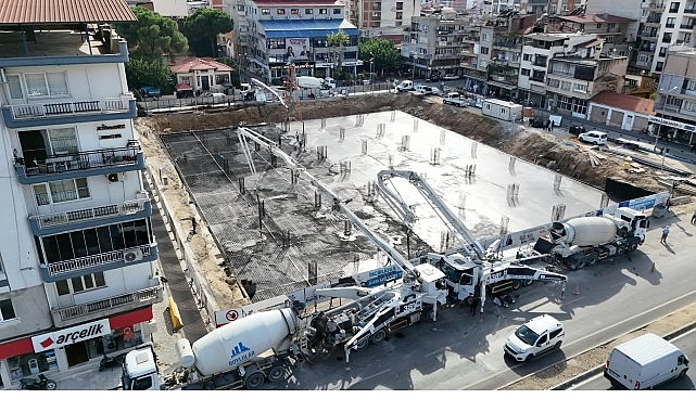 Başkan Çerçioğlu’nun İncirliova’ya Kazandıracağı Cumhuriyet Meydanı ve Yeraltı Otoparkı Projesinde Çalışmalar Sürüyor